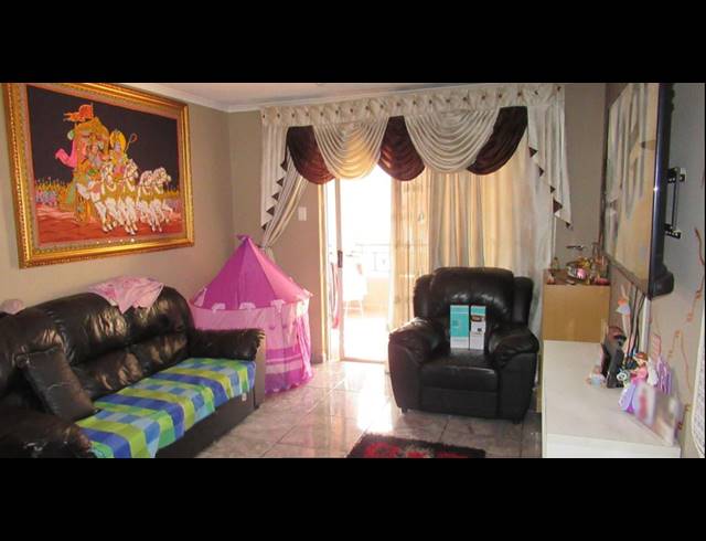 2 BEDROOM TOWNHOUSE FOR SALE IN CASTLEVIEW